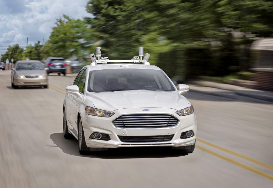  Ford Fusion Hybrid Autonomous Research Vehicle 2016 года  (фото 6 из 10)